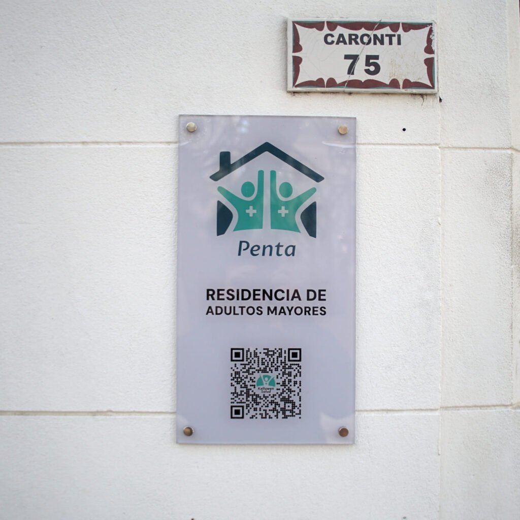 cartel 03 penta geriatrico bahia blanca kelluwen habilitado Kelluwen Salud | Residencias Geriatricas Kelluwen Salud