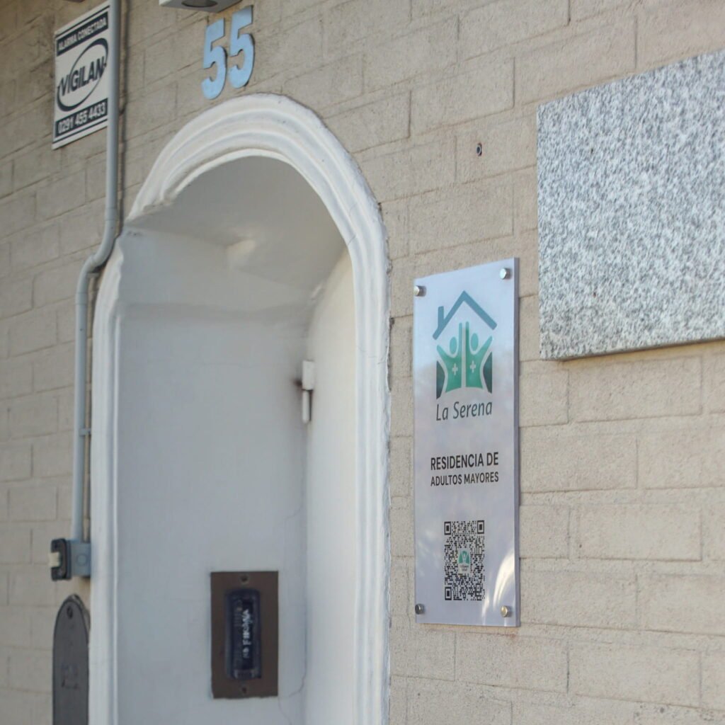 cartel la serena geriatrico bahia blanca kelluwen habilitado Kelluwen Salud | Residencias Geriatricas Kelluwen Salud
