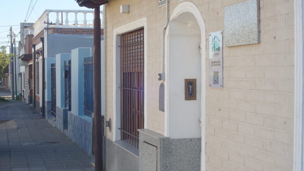 la serena cartel la serena geriatrico bahia blanca kelluwen habilitado Kelluwen Salud | Residencias Geriatricas Kelluwen Salud